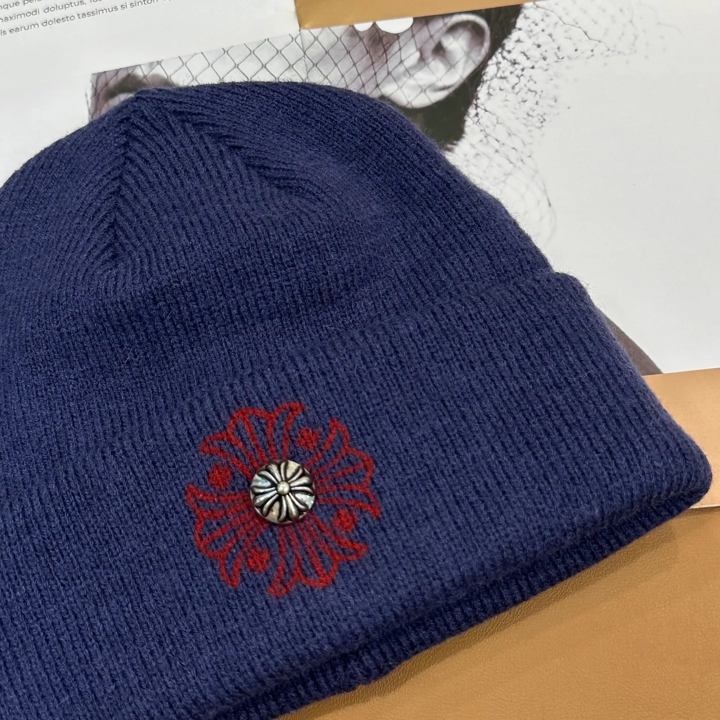 P66 🤍Chrome hearts new autumn and winter embroidered cross knitted hat🧶 One of the must-have hats in autumn and winter~ It really looks good on whoever wears it~, it is also a perfect match in black and white and gray in autumn~